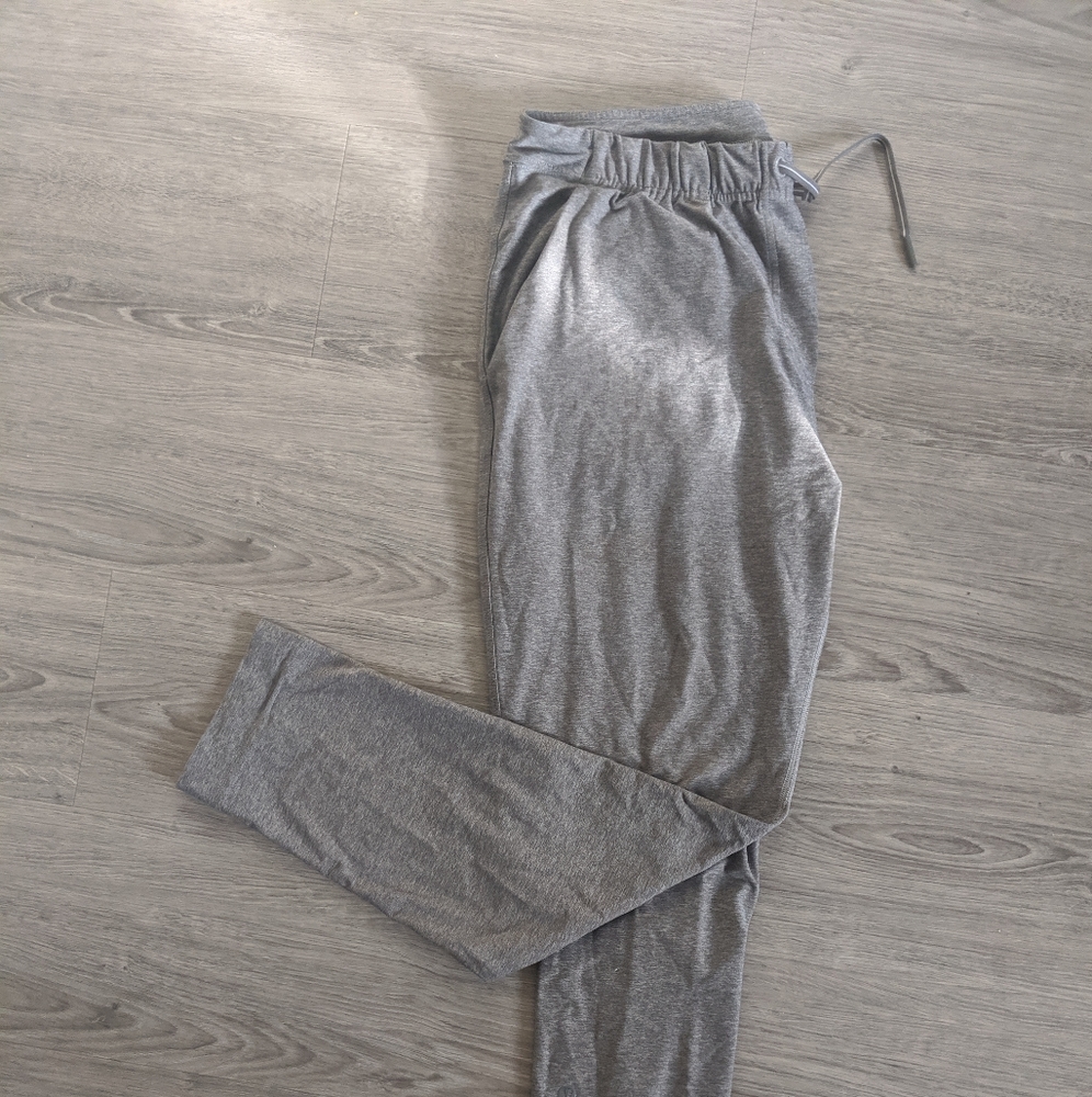 Lululemon jet crop slim size 6